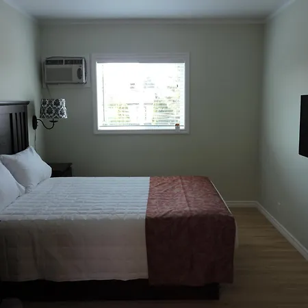 Almo Court Motel Cranbrook Room photo