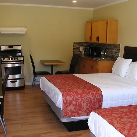 Almo Court Motel Cranbrook Room photo
