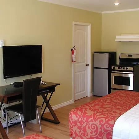 Almo Court Motel Cranbrook Room photo