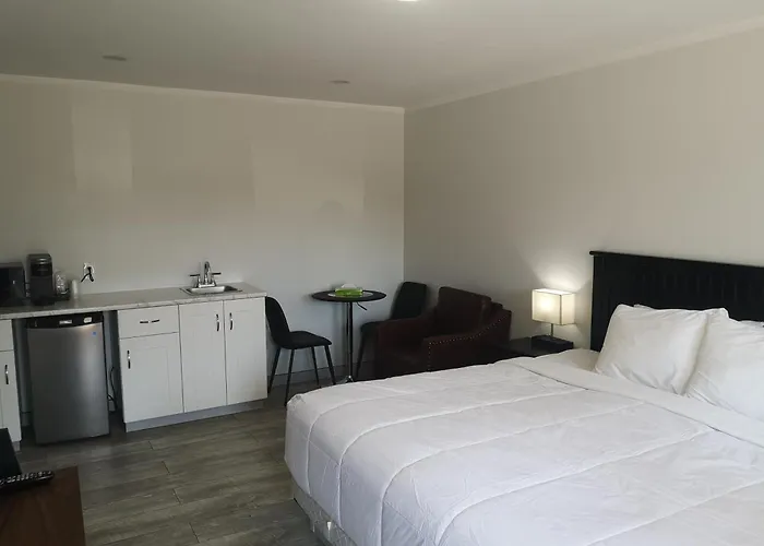 Almo Court Motel